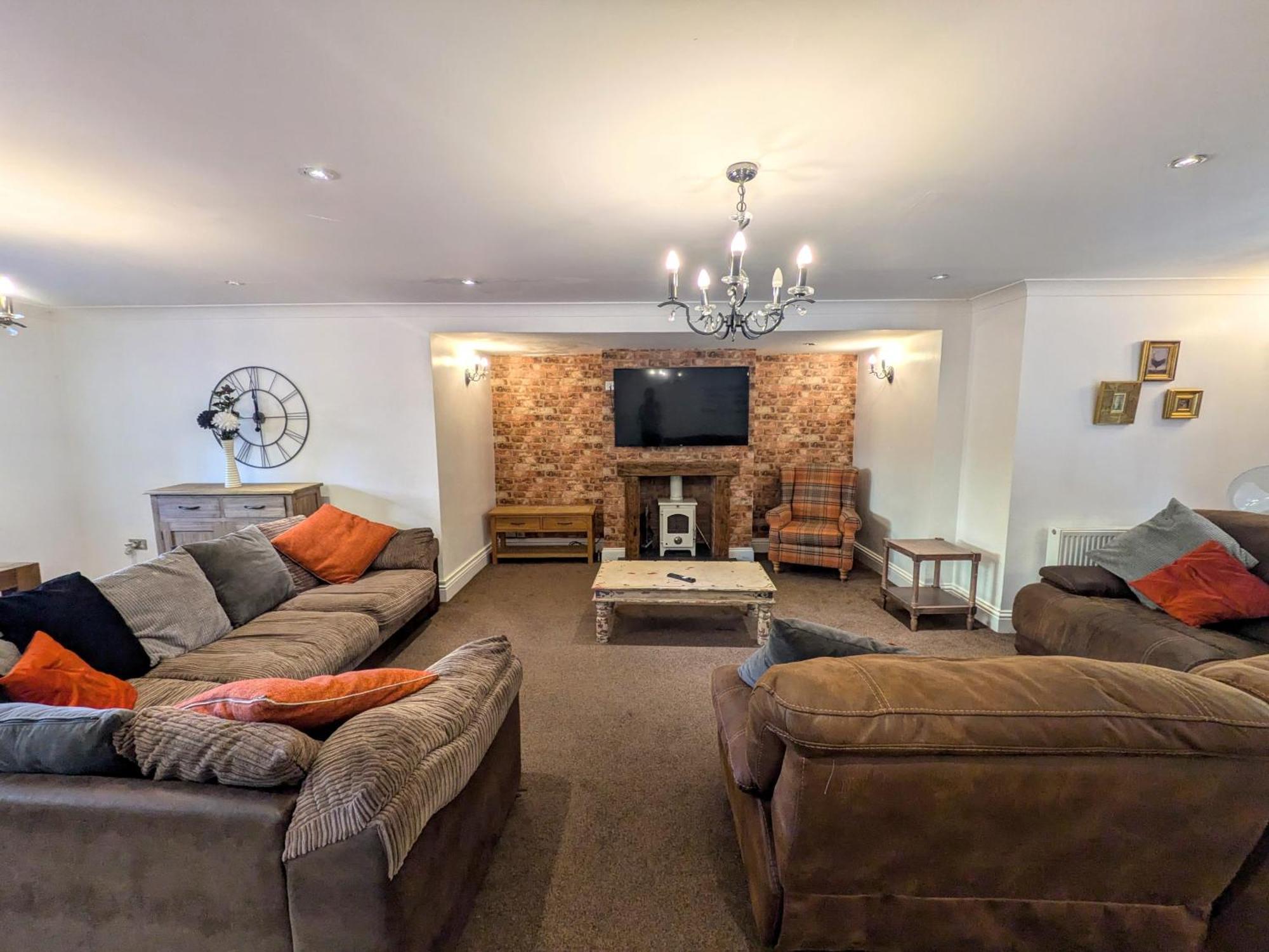 Spacious Home For Large Families And Contractors Wolverhampton Exterior foto
