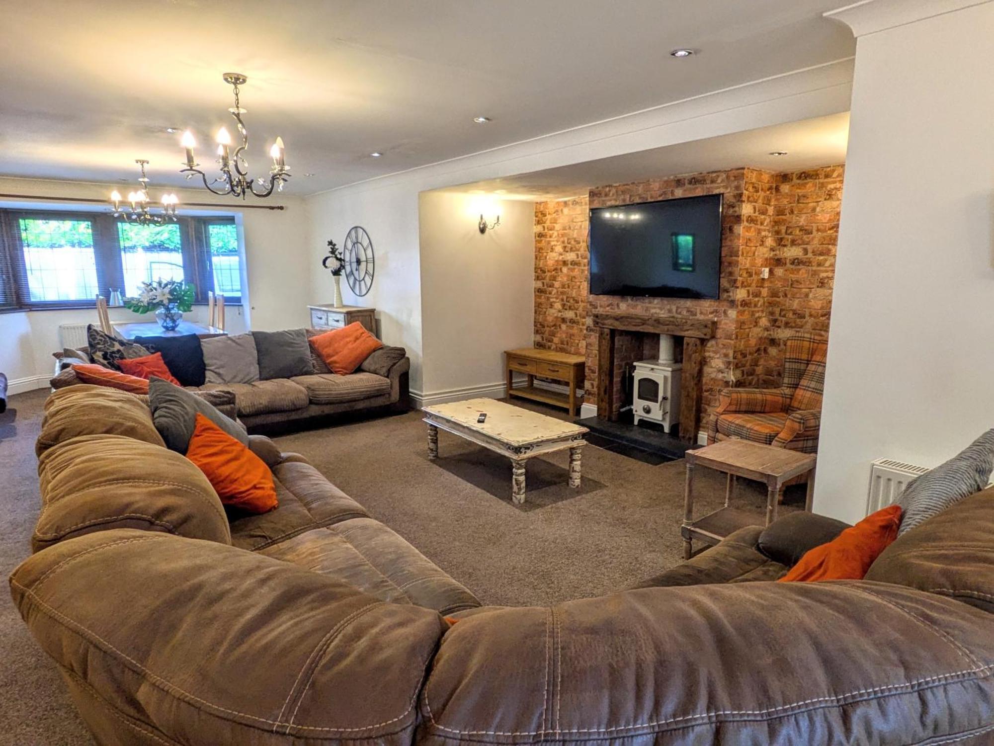 Spacious Home For Large Families And Contractors Wolverhampton Exterior foto